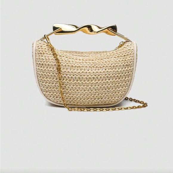 Elegant Cream Woven Handbag - Picture 5 of 10